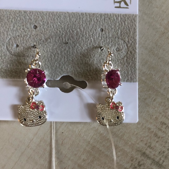 Hello Kitty Dangle Earrings - Picture 2 of 2